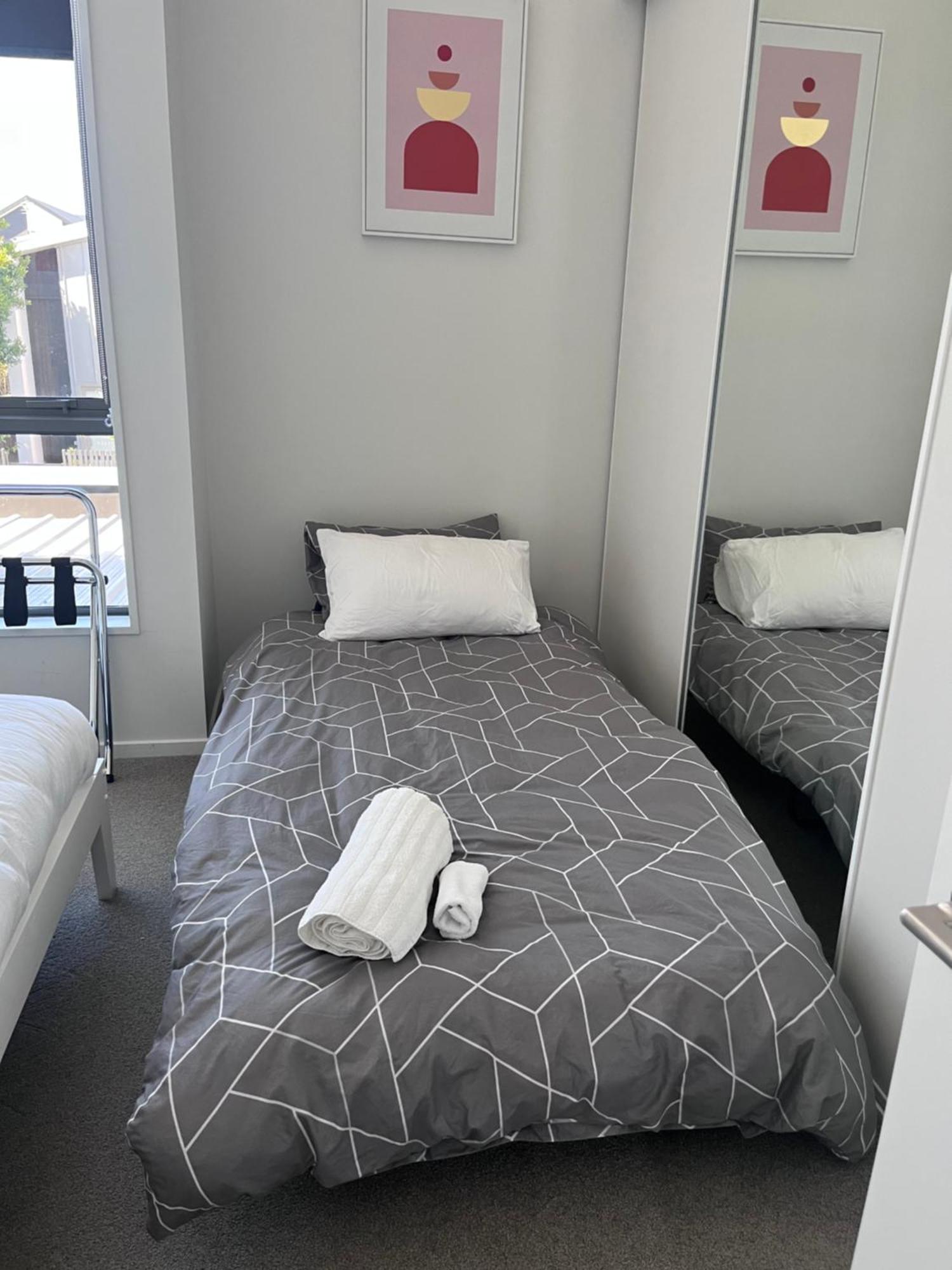Urban Nest - Entire Townhouse And Free Parking Vila Christchurch Exterior foto